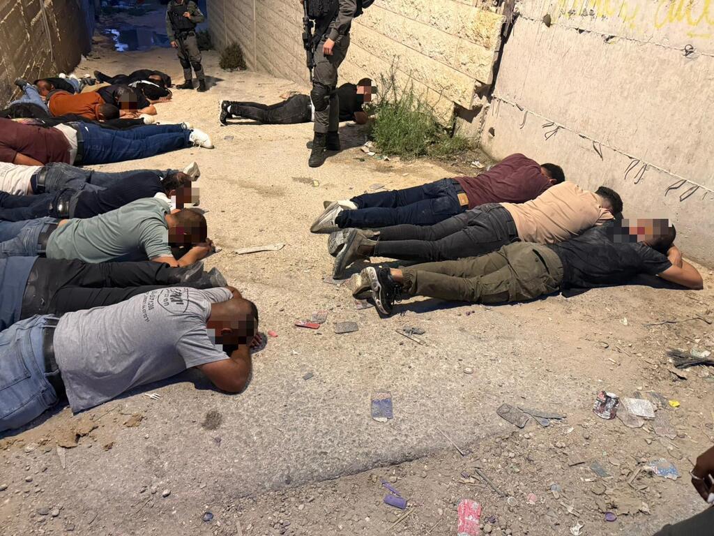 مطاردة تنتهي بضبط شاحنة (الشرطة ) مطاردة تنتهي بضبط شاحنة