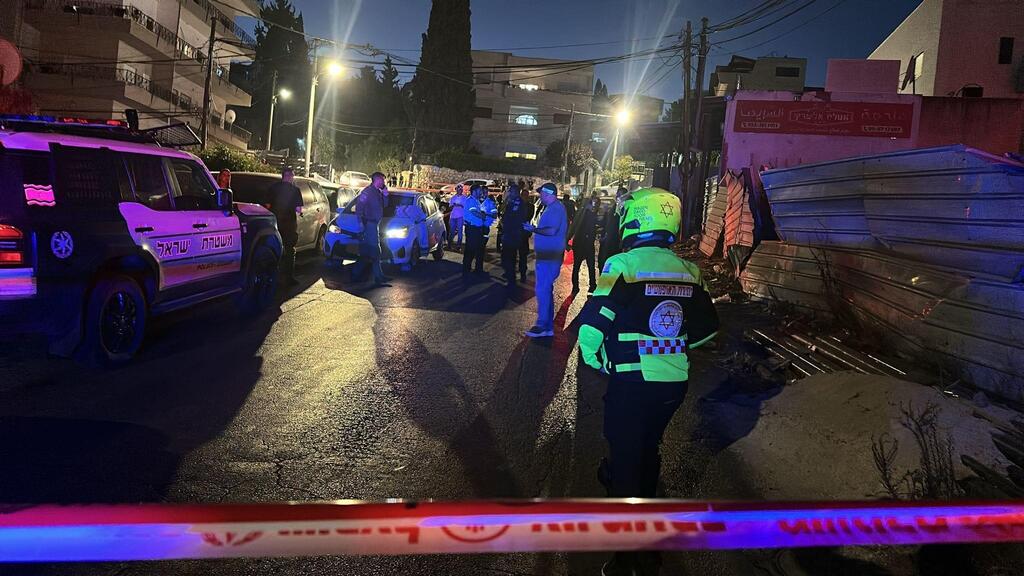 مقتل شابين في الثلاثينيات من عمرهما داخل مركبة في الناصرة