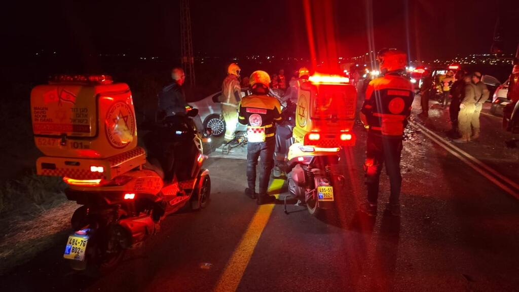 حادث طرق على شارع 675 في منطقة العفولة (نجمة داوود الحمراء \ سلطة الإطفاء والإنقاذ) حادث طرق على شارع 675 في منطقة العفولة