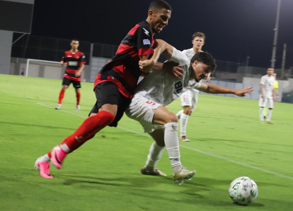 الدرجة الأولى: أم الفحم ونوف هجليل يفتتحان الموسم بتعادل مثير 2-2 (راديو الناس) الدرجة الأولى: أم الفحم ونوف هجليل يفتتحان الموسم بتعادل مثير 2-2