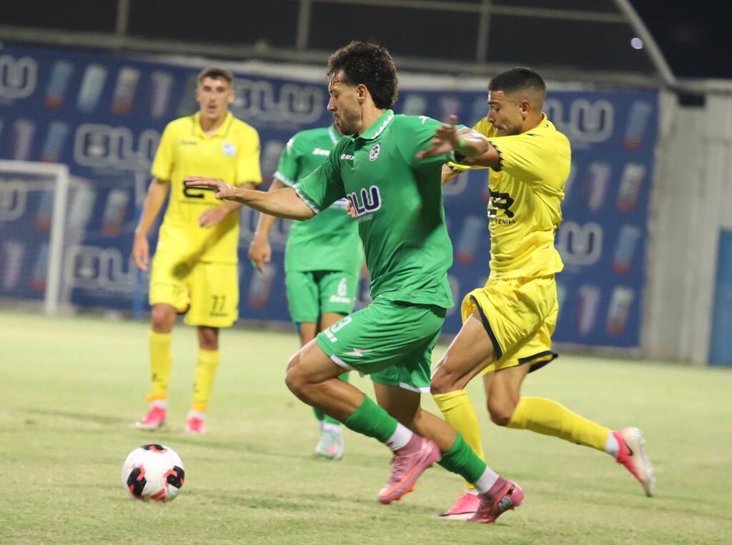 الرينة تحسم "ديربي العرب" بفوز ثمين 2-1 على الناصرة (راديو الناس) الرينة تحسم "ديربي العرب" بفوز ثمين 2-1 على الناصرة