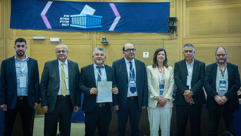 المشتركة تقدّم قائمتها الانتخابية