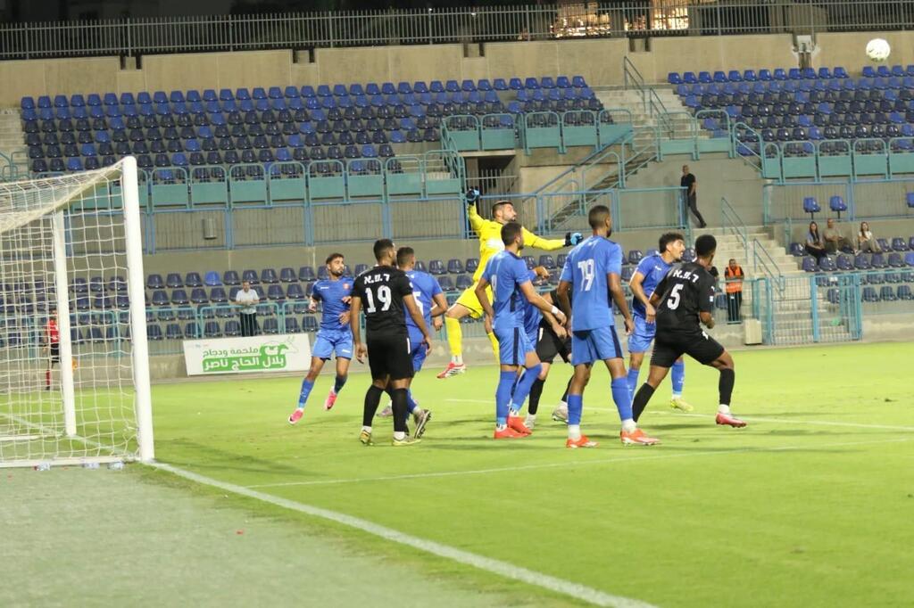 هبوعيل أم الفحم يقلب الطاولة على شباب طمرة ويحقق فوزه الأول 2-1 (راديو الناس) هبوعيل أم الفحم يقلب الطاولة على شباب طمرة ويحقق فوزه الأول 2-1