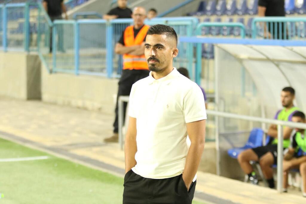 هبوعيل أم الفحم يقلب الطاولة على شباب طمرة ويحقق فوزه الأول 2-1 (راديو الناس) هبوعيل أم الفحم يقلب الطاولة على شباب طمرة ويحقق فوزه الأول 2-1
