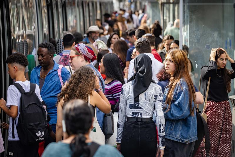 عدد سكان إسرائيل يتجاوز 10 ملايين نسمة (Flash90) عدد سكان إسرائيل يتجاوز 10 ملايين نسمة