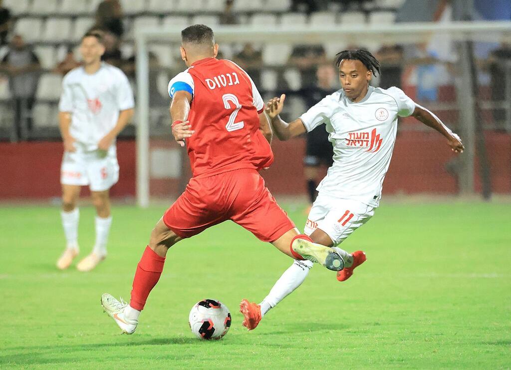 اتحاد أبناء سخنين يحقق فوزه الأول في العليا ويغادر القاع (راديو الناس) اتحاد أبناء سخنين يحقق فوزه الأول في العليا ويغادر القاع