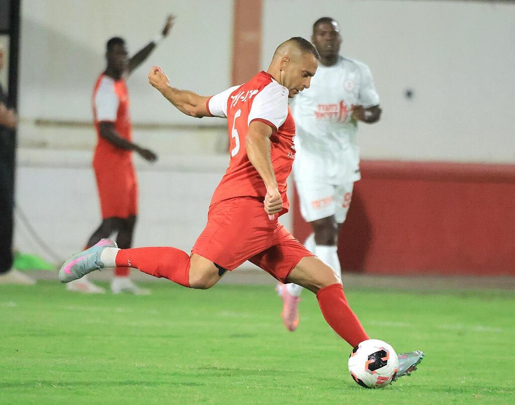 اتحاد أبناء سخنين يحقق فوزه الأول في العليا ويغادر القاع (راديو الناس) اتحاد أبناء سخنين يحقق فوزه الأول في العليا ويغادر القاع