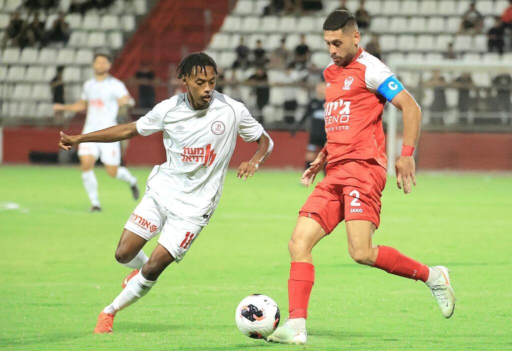 اتحاد أبناء سخنين يحقق فوزه الأول في العليا ويغادر القاع (راديو الناس) اتحاد أبناء سخنين يحقق فوزه الأول في العليا ويغادر القاع