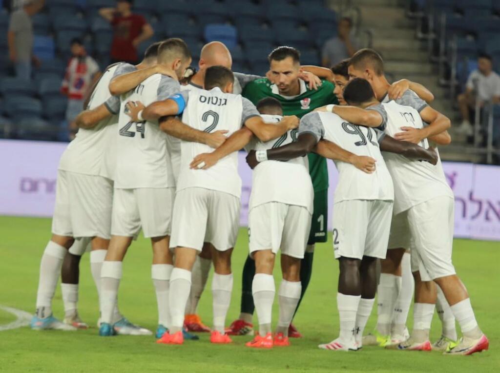 اتحاد أبناء سخنين يحقق فوزه الأول في العليا ويغادر القاع (راديو الناس) اتحاد أبناء سخنين يحقق فوزه الأول في العليا ويغادر القاع