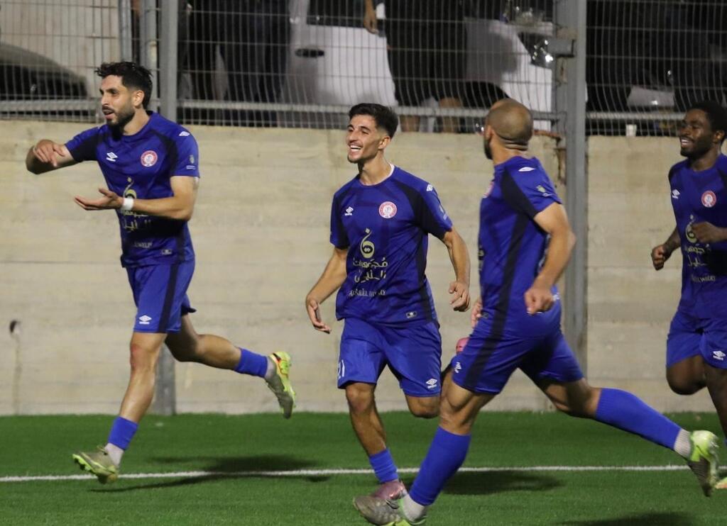 هبوعيل باقة الغربية يحقق فوزه الأول بثلاثية أمام طيرة الكرمل (راديو الناس) هبوعيل باقة الغربية يحقق فوزه الأول بثلاثية أمام طيرة الكرمل