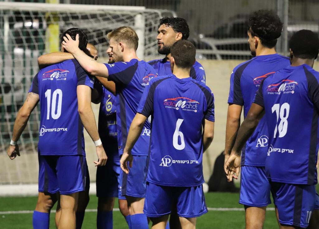 هبوعيل باقة الغربية يحقق فوزه الأول بثلاثية أمام طيرة الكرمل (راديو الناس) هبوعيل باقة الغربية يحقق فوزه الأول بثلاثية أمام طيرة الكرمل