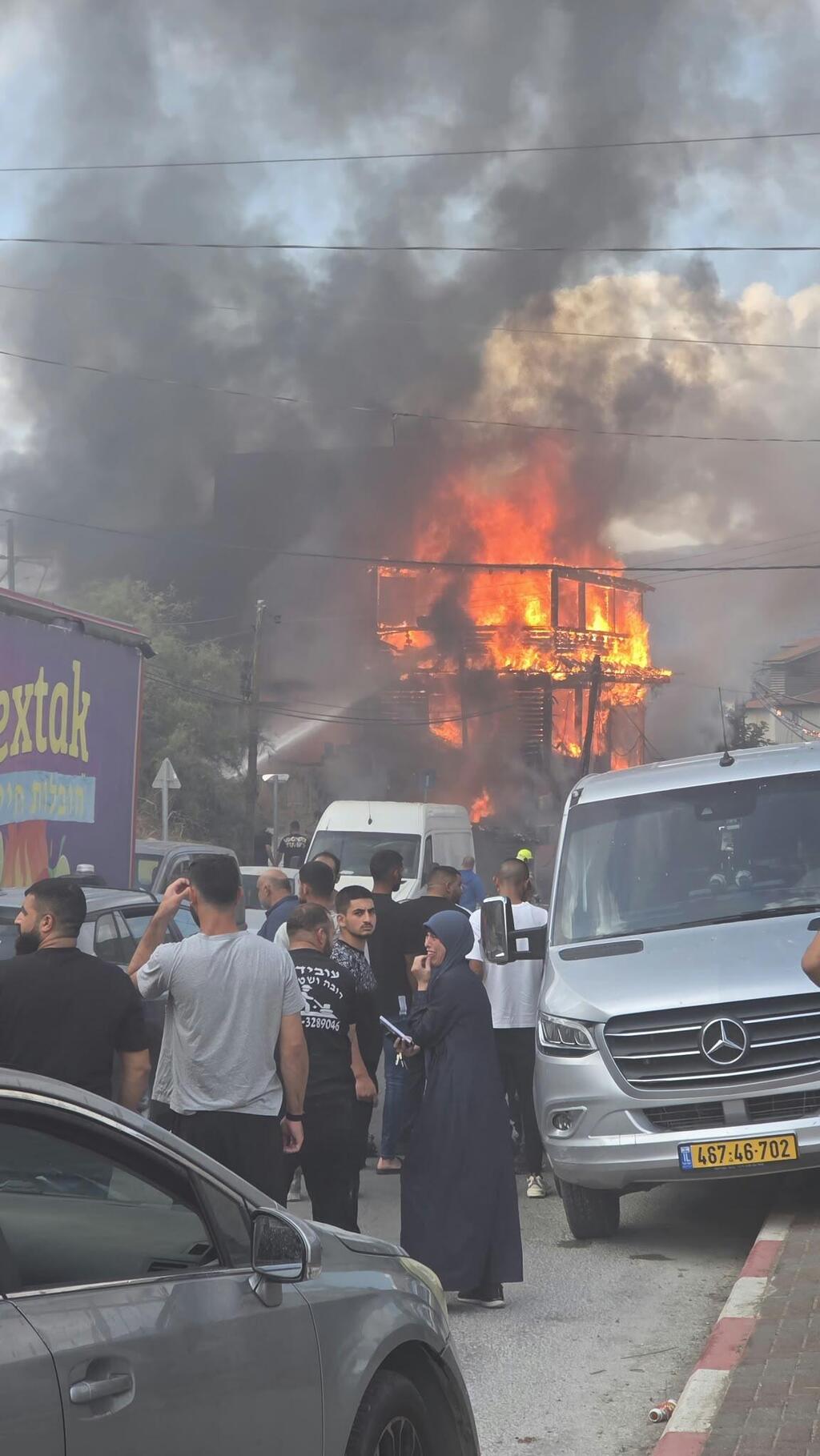حريق بمبنى في عرابة (راديو الناس) حريق بمبنى في عرابة