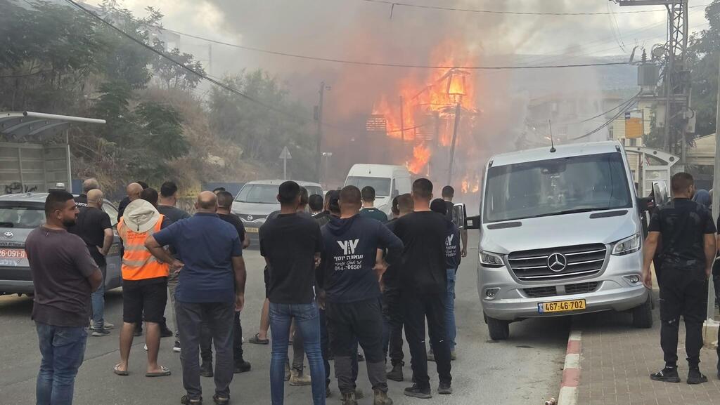 حريق بمبنى في عرابة (راديو الناس) حريق بمبنى في عرابة