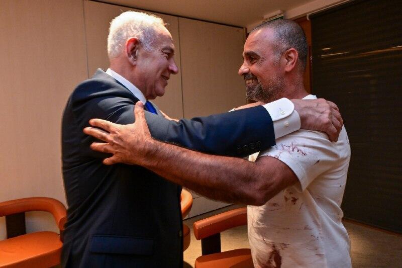 نتنياهو يلتقي المسافر يانيف حيون ( קובי גדעון, לע״מ) نتنياهو يلتقي المسافر يانيف حيون