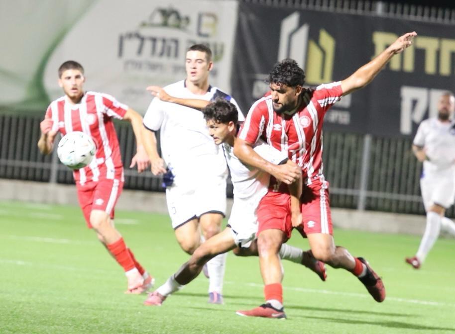 بيت شان يقلب الطاولة على باقة الغربية بهدفين قاتلين في الوقت بدل الضائع (راديو الناس) بيت شان يقلب الطاولة على باقة الغربية بهدفين قاتلين في الوقت بدل الضائع