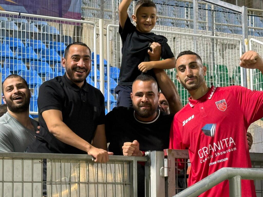 النادي الرياضي كفر قاسم يحقق فوزه الثالث تواليًا (النادي الرياضي كفر قاسم ) النادي الرياضي كفر قاسم يحقق فوزه الثالث تواليًا