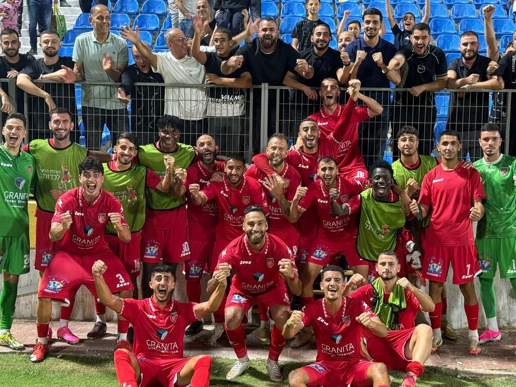 النادي الرياضي كفر قاسم يحقق فوزه الثالث تواليًا (النادي الرياضي كفر قاسم ) النادي الرياضي كفر قاسم يحقق فوزه الثالث تواليًا
