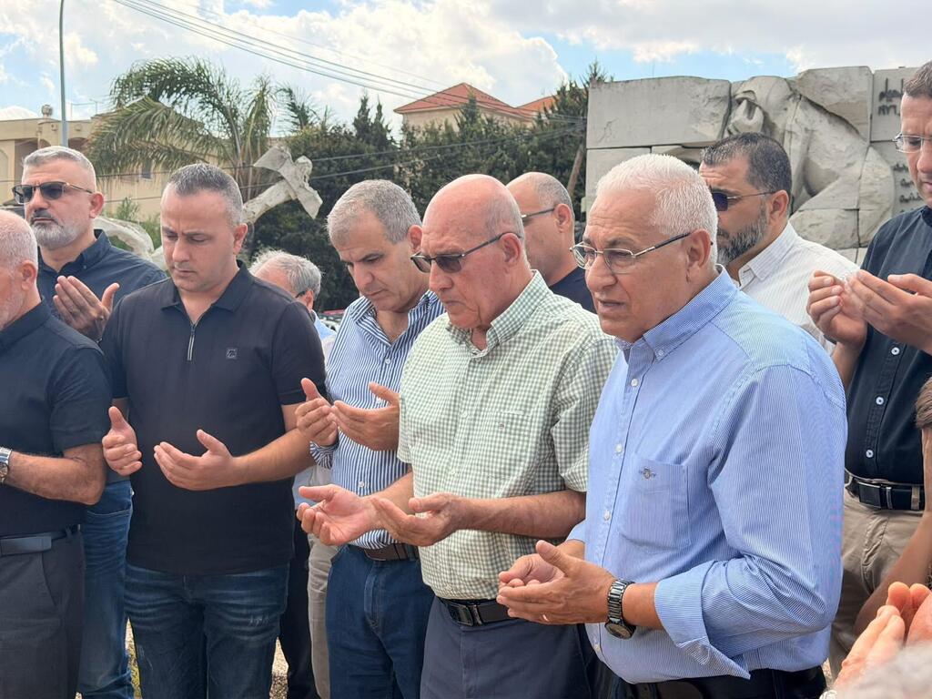 إحياء ذكرى هبة الأقصى في سخنين والبطوف بزيارة أضرحة الشهداء (راديو الناس) إحياء ذكرى هبة الأقصى في سخنين والبطوف بزيارة أضرحة الشهداء