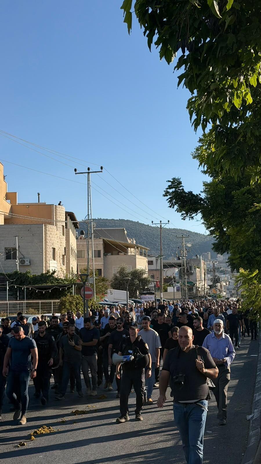 المسيرة المركزية لإحياء ذكرى هبة القدس والأقصى في عرابة (راديو الناس) المسيرة المركزية لإحياء ذكرى هبة القدس والأقصى في عرابة