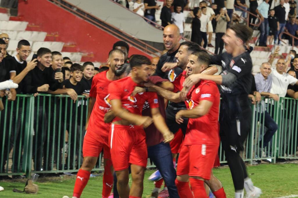 النادي الرياضي الطيرة يقلب الطاولة على نيشر (راديو الناس) النادي الرياضي الطيرة يقلب الطاولة على نيشر