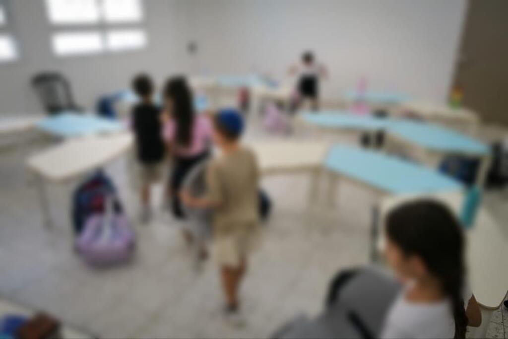 طلاب مدرسة - صورة توضيحية (Flash90) طلاب مدرسة - صورة توضيحية