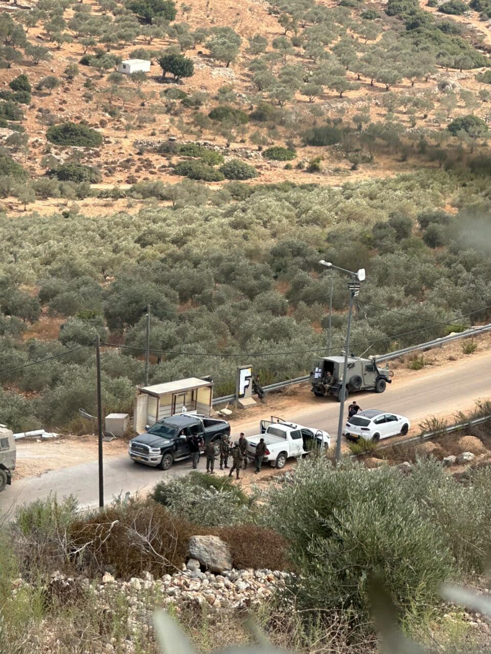 19 اعتداءً للمستوطنين: هجمات على قاطفي الزيتون وترهيب المحال التجارية في الضفة الغربية (وفقا للمادة 27أ) 19 اعتداءً للمستوطنين: هجمات على قاطفي الزيتون وترهيب المحال التجارية في الضفة الغربية
