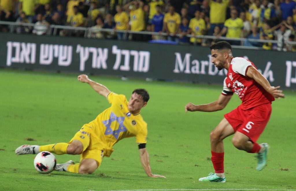 أبناء سخنين يُسقط أولى نقاط مكابي تل أبيب بتعادل بطعم الانتصار في بلومفيلد