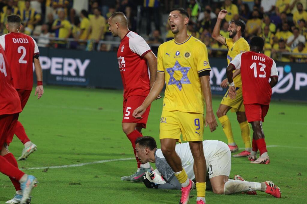 أبناء سخنين يُسقط أولى نقاط مكابي تل أبيب بتعادل بطعم الانتصار في بلومفيلد