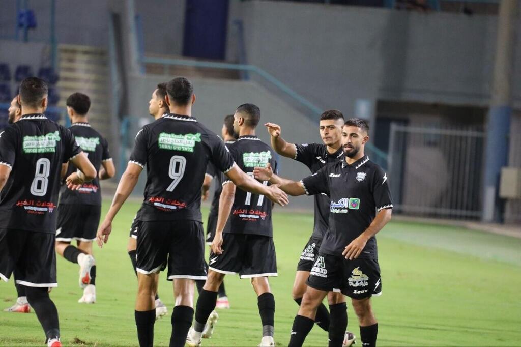 اتحاد أم الفحم يقلب الطاولة على مكابي شفاعمرو ويحجز بطاقة التأهل (راديو الناس) اتحاد أم الفحم يقلب الطاولة على مكابي شفاعمرو ويحجز بطاقة التأهل