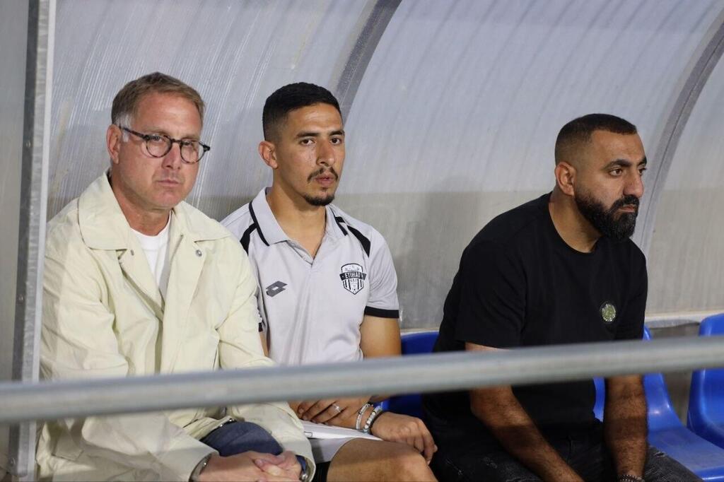 اتحاد أم الفحم يقلب الطاولة على مكابي شفاعمرو ويحجز بطاقة التأهل (راديو الناس) اتحاد أم الفحم يقلب الطاولة على مكابي شفاعمرو ويحجز بطاقة التأهل