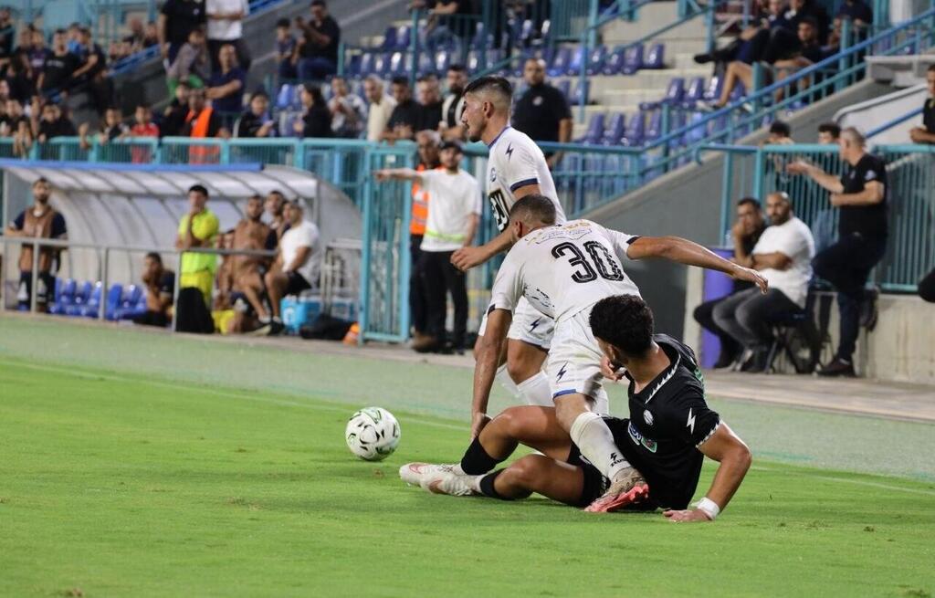 اتحاد أم الفحم يقلب الطاولة على مكابي شفاعمرو ويحجز بطاقة التأهل (راديو الناس) اتحاد أم الفحم يقلب الطاولة على مكابي شفاعمرو ويحجز بطاقة التأهل