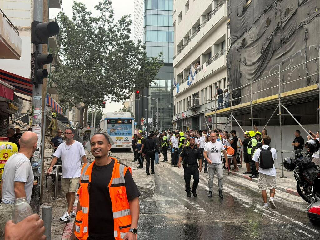انهار مبنى وسط تل أبيب (الإطفاء والإنقاذ) انهار مبنى وسط تل أبيب