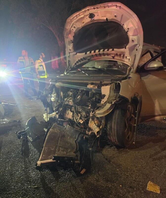 إصابة 4 أشخاص بينهم امرأة بجروح خطيرة إثر حادث طرق في حيفا (وفق البند 27 أ) إصابة 4 أشخاص بينهم امرأة بجروح خطيرة إثر حادث طرق في حيفا