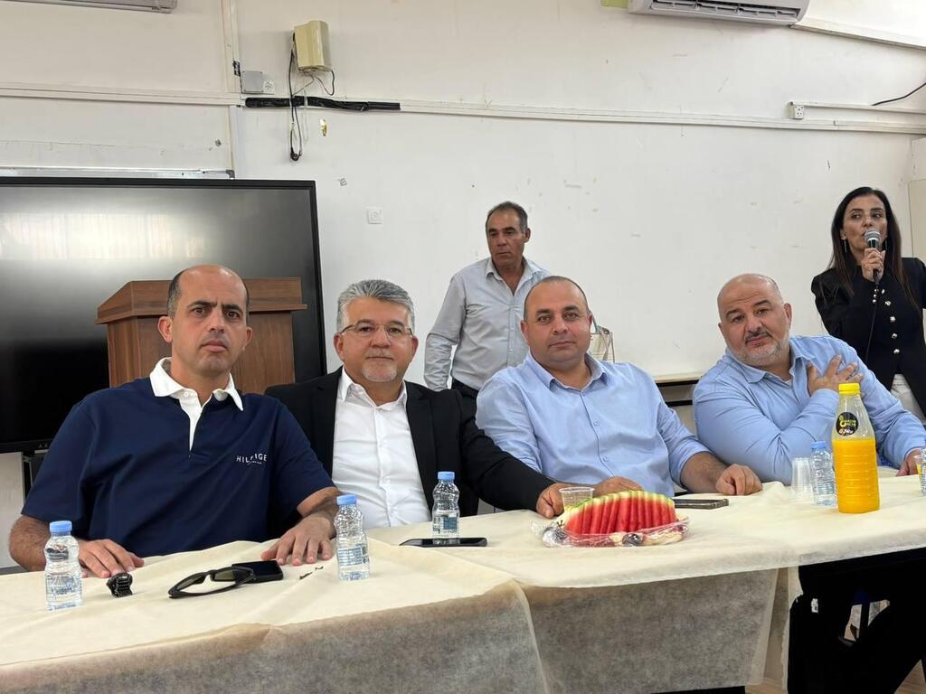 مدرسة عرعرة الثانوية تجمع رئيسَي الموحدة والمشتركة في ندوة أمام طلاب الصفوف الثانية عشرة