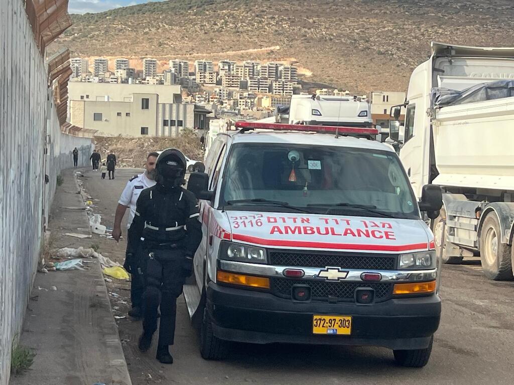شجار وتوتر في ملعب كفرمندا: استدعاء الشرطة والإسعاف بعد مواجهة الإخوة كفرمندا وهبوعيل كوكب (راديو الناس) شجار وتوتر في ملعب كفرمندا: استدعاء الشرطة والإسعاف بعد مواجهة الإخوة كفرمندا وهبوعيل كوكب