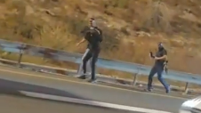 اعتقال 3 أشخاص على شارع 1 للاشتباه بأنهم كانوا على وشك تنفيذ عملية