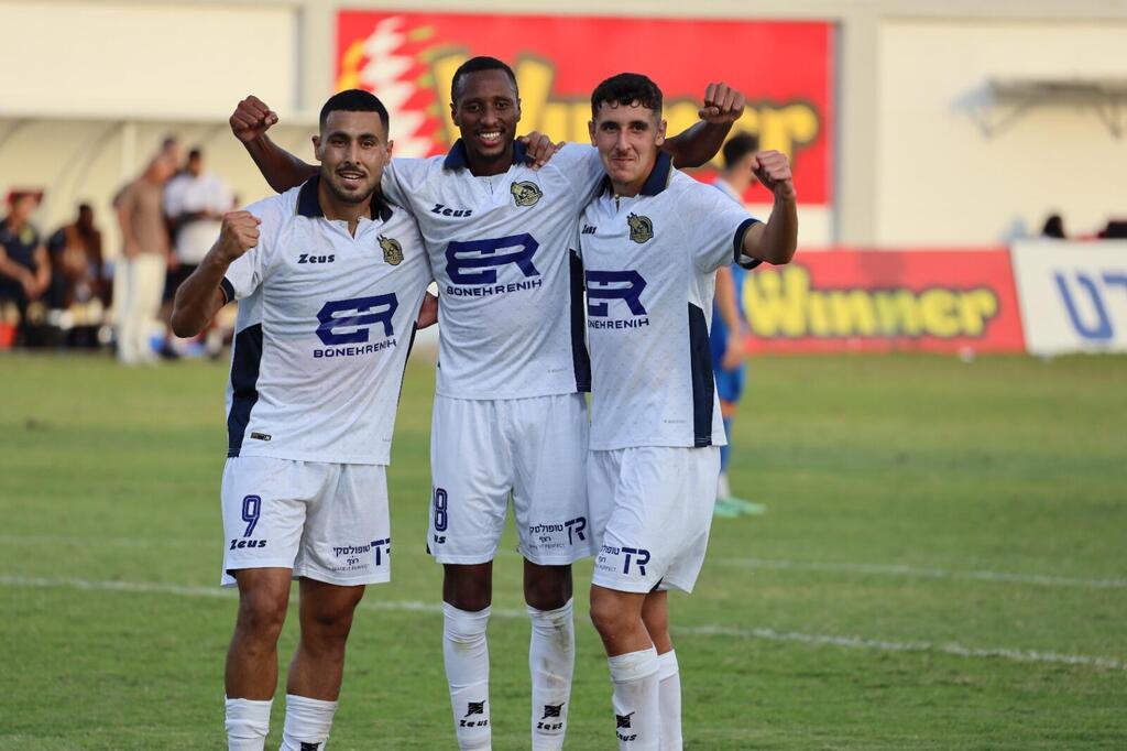 مكابي الرينة يمطر شباك موديعين بسداسية نظيفة (راديو الناس) مكابي الرينة يمطر شباك موديعين بسداسية نظيفة