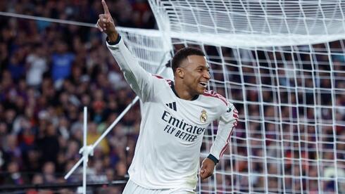 أمبابي يضرب مجددًا ويشعل قمة برشلونة وريال مدريد