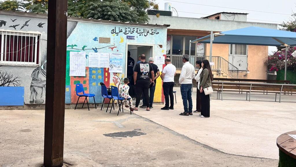 فتح صناديق الاقتراع