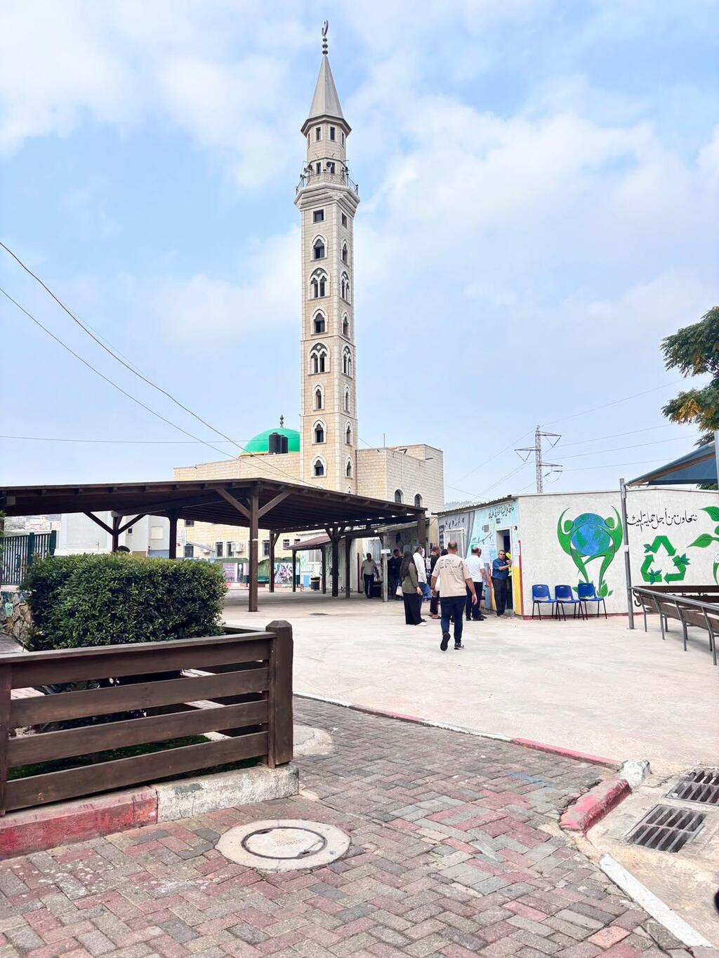 فتح صناديق الاقتراع (راديو الناس) فتح صناديق الاقتراع