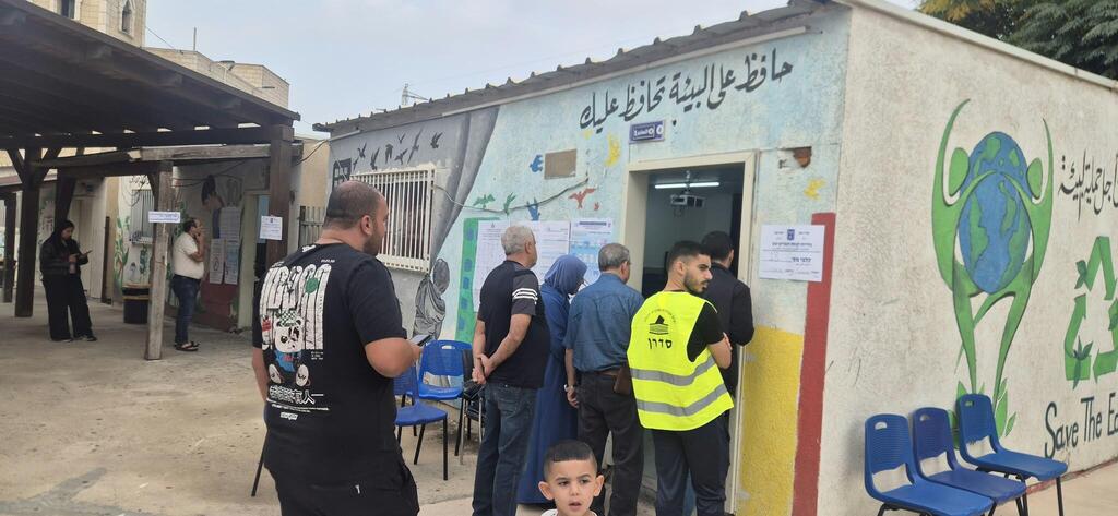 فتح صناديق الاقتراع (راديو الناس) فتح صناديق الاقتراع