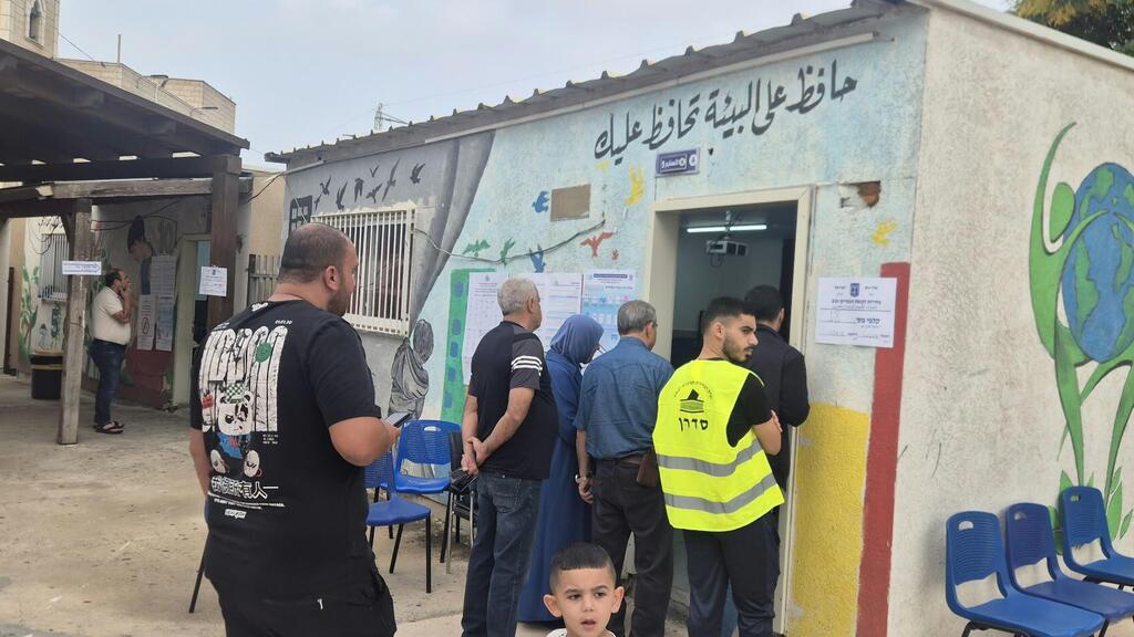 فتح صناديق الاقتراع