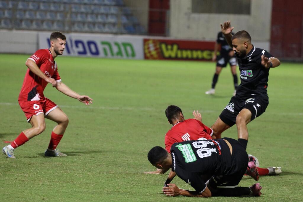 اتحاد أم الفحم يسقط أمام رعنانا (راديو الناس) اتحاد أم الفحم يسقط أمام رعنانا
