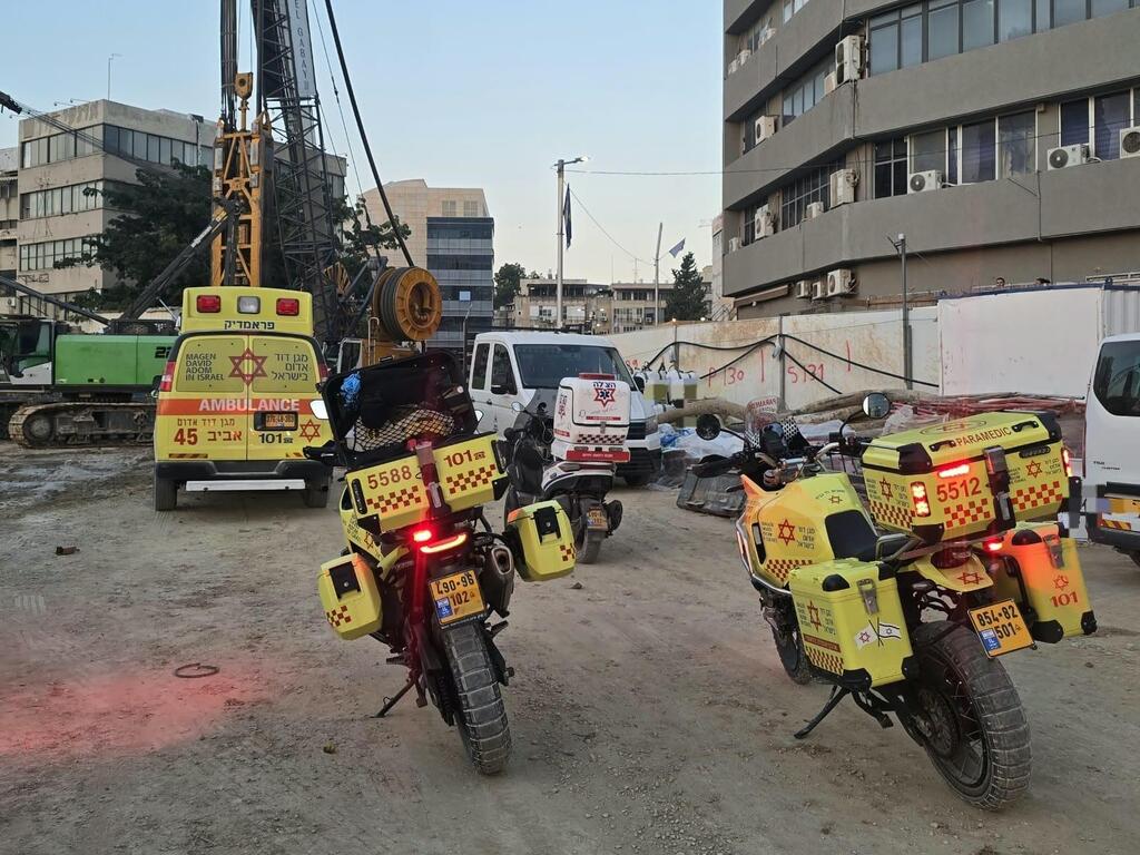 مصرع عامل إثر انهيار رافعة وسقوطها عليه في رمات غان